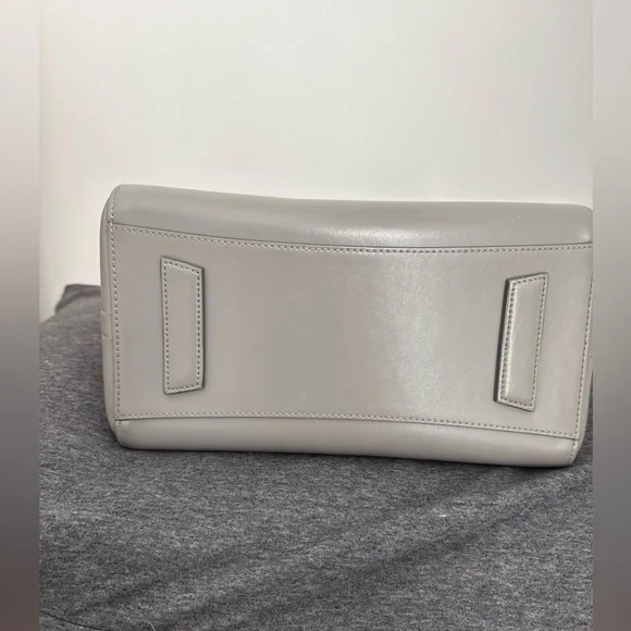 Authentic *** Givenchy Antigona Bag in Grey - Picture 9 of 9